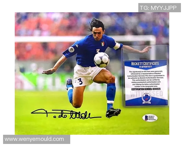 扣球技巧卓越的足球明星盘点与精彩瞬间回顾