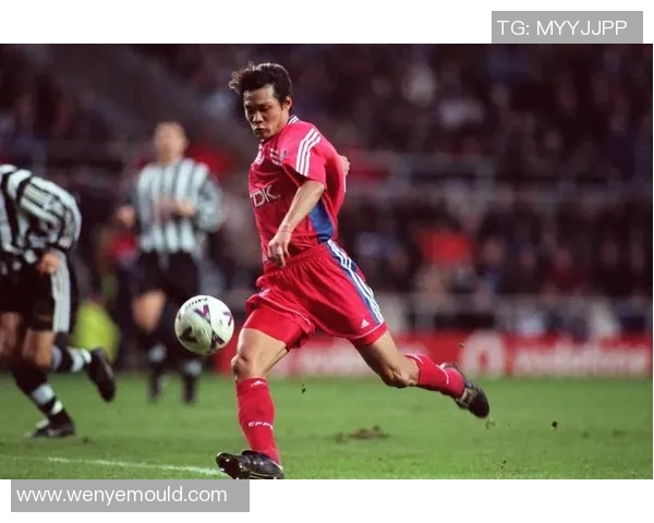 足球明星在小角落里的精彩瞬间与独特魅力尽显无遗 足球明星在小角落里的精彩瞬间与独特魅力尽显无遗