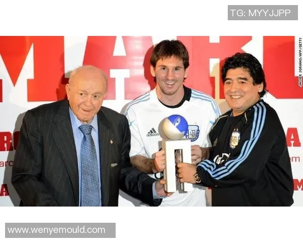 足球明星与其他明星同框的精彩瞬间盘点与背后故事揭秘 足球明星与其他明星同框的精彩瞬间盘点与背后故事揭秘