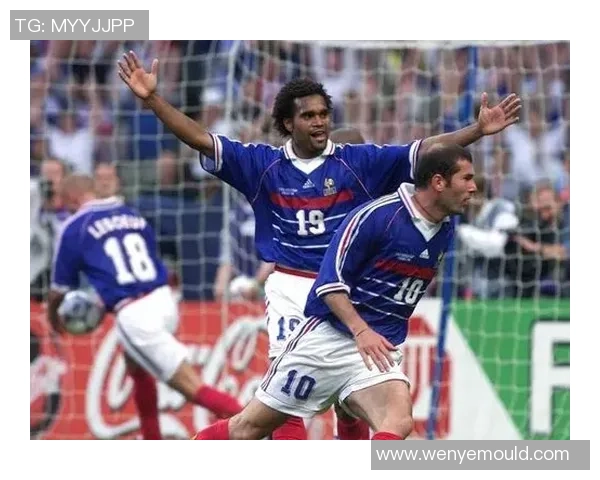 足球明星与赌博的纠葛揭秘:那些热爱冒险的球场传奇 足球明星与赌博的纠葛揭秘:那些热爱冒险的球场传奇